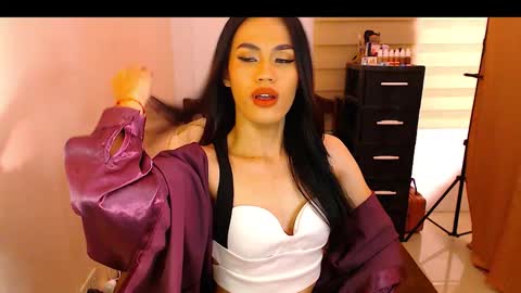 Nathalia online show from October 10, 7:02 pm