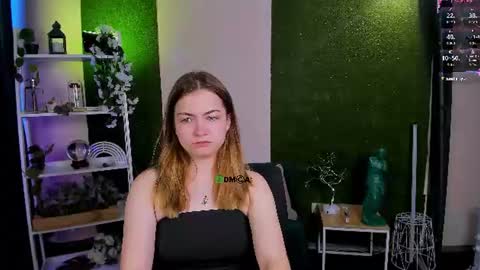 Snapshot of baby_hotte chatting on June 11, 5:49 am baby online show from June 11, 5:49 am