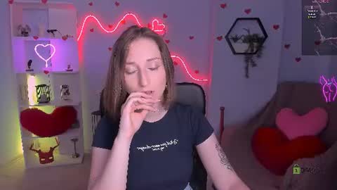 Snapshot of baby_hotte chatting on June 12, 5:50 am baby online show from June 12, 5:50 am