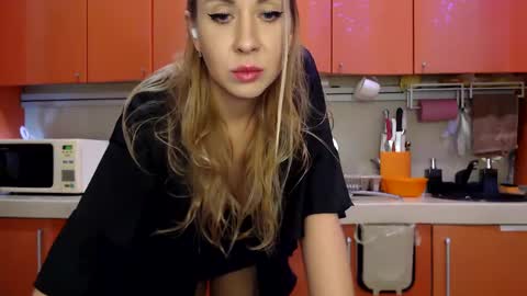 Snapshot of baby_hottye chatting on February 13, 6:59 pm Diva x online show from February 13, 6:59 pm