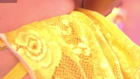 Snapshot of baby_june1 chatting on May 21, 4:52 am Baby june online show from May 21, 4:52 am