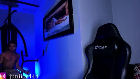 Snapshot of baby_junior420 chatting on December 15, 3:55 am Junior Independent Model online show from December 15, 3:55 am