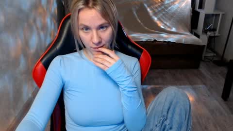 baby_kitte online show from April 3, 3:04 am