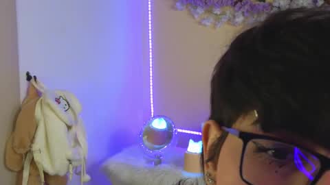 Snapshot of baby_xian chatting on February 13, 1:40 am Dani online show from February 13, 1:40 am