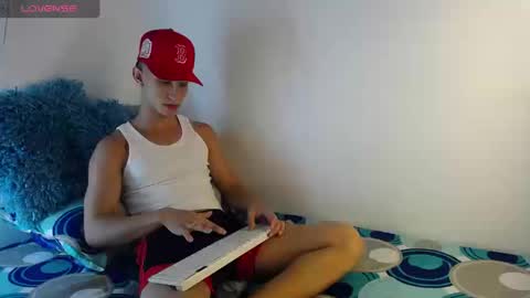 Snapshot of babyandy_x chatting on September 24, 8:56 pm babyandy_x online show from September 24, 8:56 pm