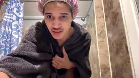 babyD online show from December 19, 8:32 am