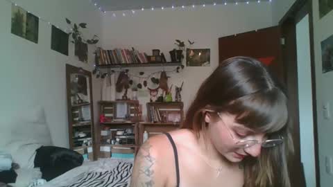 Snapshot of babydemon6 chatting on December 11, 1:17 pm babydemon6 online show from December 11, 1:17 pm