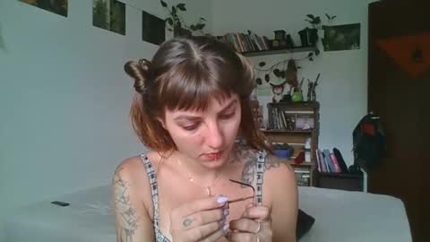 Snapshot of babydemon6 chatting on December 13, 1:33 pm babydemon6 online show from December 13, 1:33 pm