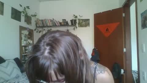 Snapshot of babydemon6 chatting on December 15, 1:11 pm babydemon6 online show from December 15, 1:11 pm