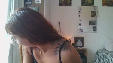 Snapshot of babydemon6 chatting on December 24, 6:28 pm babydemon6 online show from December 24, 6:28 pm