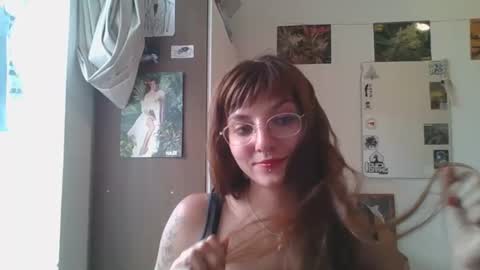 Snapshot of babydemon6 chatting on December 30, 7:21 pm babydemon6 online show from December 30, 7:21 pm