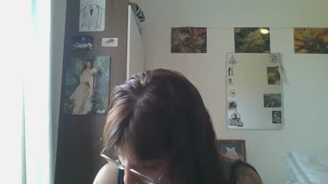 Snapshot of babydemon6 chatting on January 2, 6:45 pm babydemon6 online show from January 2, 6:45 pm