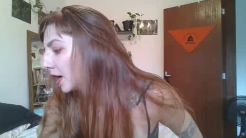 Snapshot of babydemon6 chatting on January 16, 2:41 pm babydemon6 online show from January 16, 2:41 pm