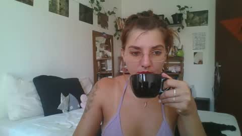 Snapshot of babydemon6 chatting on February 9, 12:41 pm babydemon6 online show from February 9, 12:41 pm