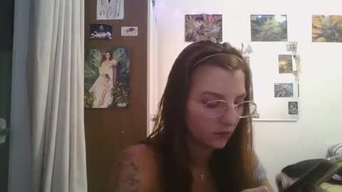 Snapshot of babydemon6 chatting on February 20, 10:48 pm babydemon6 online show from February 20, 10:48 pm