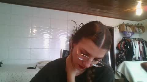 Snapshot of babydemon6 chatting on September 21, 7:15 pm babydemon6 online show from September 21, 7:15 pm