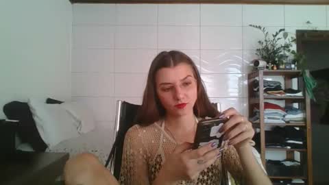 Snapshot of babydemon6 chatting on September 23, 6:44 pm babydemon6 online show from September 23, 6:44 pm