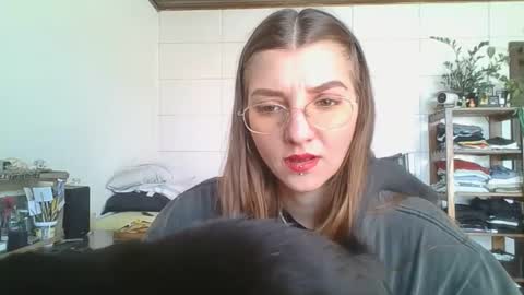 Snapshot of babydemon6 chatting on September 24, 1:58 pm babydemon6 online show from September 24, 1:58 pm