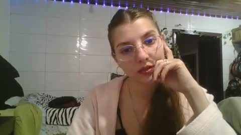 Snapshot of babydemon6 chatting on September 26, 11:20 pm babydemon6 online show from September 26, 11:20 pm