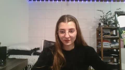 Snapshot of babydemon6 chatting on September 27, 10:48 pm babydemon6 online show from September 27, 10:48 pm