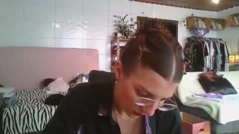 Snapshot of babydemon6 chatting on October 1, 7:09 pm babydemon6 online show from October 1, 7:09 pm