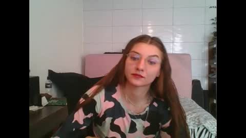 Snapshot of babydemon6 chatting on October 6, 2:14 pm babydemon6 online show from October 6, 2:14 pm