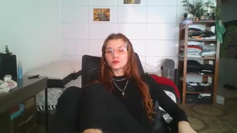 Snapshot of babydemon6 chatting on October 12, 2:05 pm babydemon6 online show from October 12, 2:05 pm