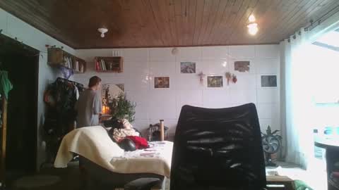 Snapshot of babydemon6 chatting on October 16, 8:10 pm babydemon6 online show from October 16, 8:10 pm