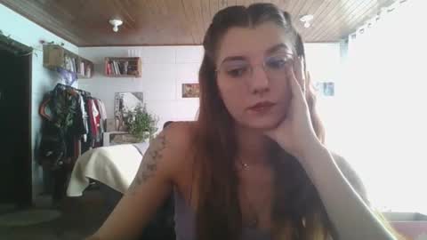 Snapshot of babydemon6 chatting on October 17, 2:52 pm babydemon6 online show from October 17, 2:52 pm