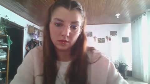 Snapshot of babydemon6 chatting on October 20, 2:39 pm babydemon6 online show from October 20, 2:39 pm