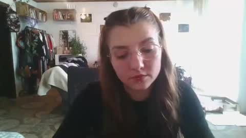 Snapshot of babydemon6 chatting on October 28, 1:47 pm babydemon6 online show from October 28, 1:47 pm