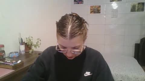 Snapshot of babydemon6 chatting on November 10, 12:53 am babydemon6 online show from November 10, 12:53 am