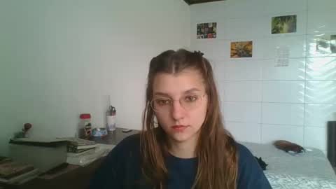 Snapshot of babydemon6 chatting on November 12, 7:13 pm babydemon6 online show from November 12, 7:13 pm