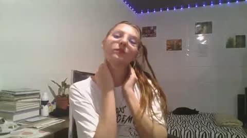 Snapshot of babydemon6 chatting on December 5, 12:19 am babydemon6 online show from December 5, 12:19 am