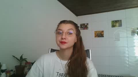 Snapshot of babydemon6 chatting on December 5, 12:25 pm babydemon6 online show from December 5, 12:25 pm