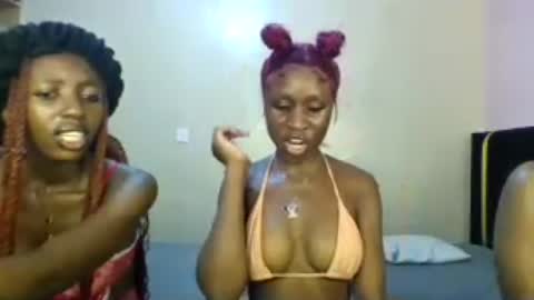 Snapshot of babydoll_230 chatting on June 15, 4:25 am Babydoll 230 online show from June 15, 4:25 am