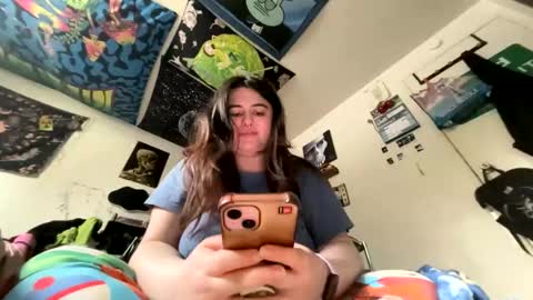 Snapshot of babydollalexiss chatting on March 31, 4:18 pm babydollalexiss online show from March 31, 4:18 pm