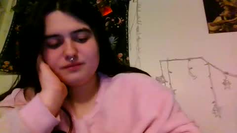 Snapshot of babydollalexiss chatting on April 17, 1:14 pm babydollalexiss online show from April 17, 1:14 pm
