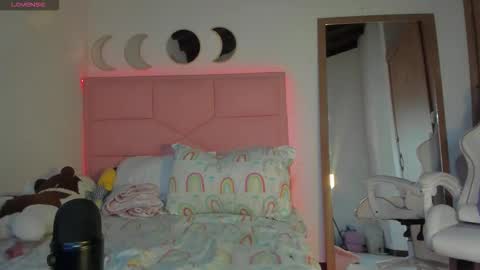 mia online show from November 12, 6:19 pm