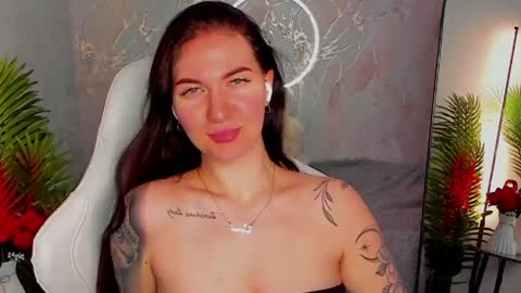 Snapshot of babyisperfect chatting on May 13, 1:36 am Sophia online show from May 13, 1:36 am