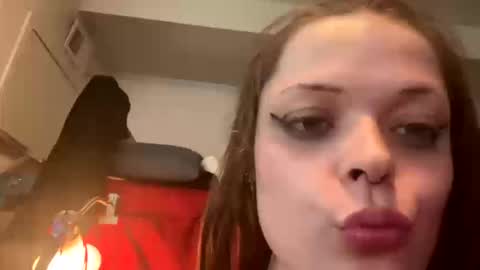 Snapshot of babyjeanscreams chatting on October 9, 11:36 pm babyjeanscreams online show from October 9, 11:36 pm