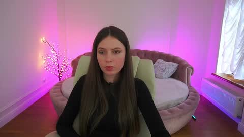 Lady Vi online show from April 5, 12:35 pm