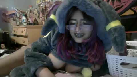 Snapshot of babymelodyx0x chatting on June 18, 12:00 am Melody 3 online show from June 18, 12:00 am