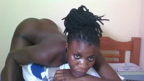 Snapshot of babyrozillah chatting on November 17, 8:25 pm PRISCILLAH online show from November 17, 8:25 pm