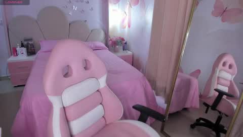 Sophie online show from April 1, 1:41 pm