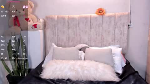 Snapshot of babysophiee chatting on November 11, 9:26 pm sophie online show from November 11, 9:26 pm