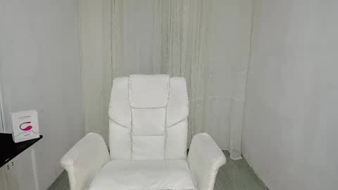 Snapshot of babyts_erin chatting on May 19, 1:56 am erin online show from May 19, 1:56 am