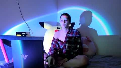 Snapshot of babywolfies chatting on February 24, 12:08 am BabyWolfies online show from February 24, 12:08 am