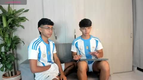 Snapshot of babyy_couplee chatting on July 31, 2:11 am Babyy Couplee online show from July 31, 2:11 am