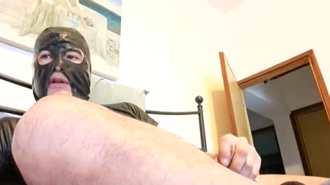 Snapshot of bach77 chatting on February 4, 10:10 am bach online show from February 4, 10:10 am